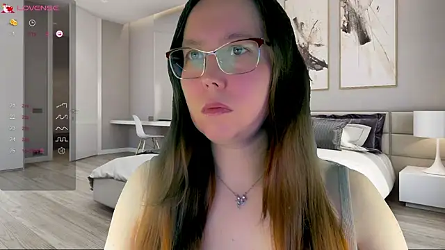 Snapshot of Victoria_Romans chatting on 10/27/25, 09:21 Victoria Romans online show from 10/27/25, 09:21