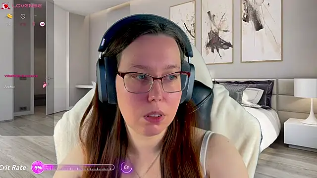 Snapshot of Victoria_Romans chatting on 11/11/25, 02:06 Victoria Romans online show from 11/11/25, 02:06