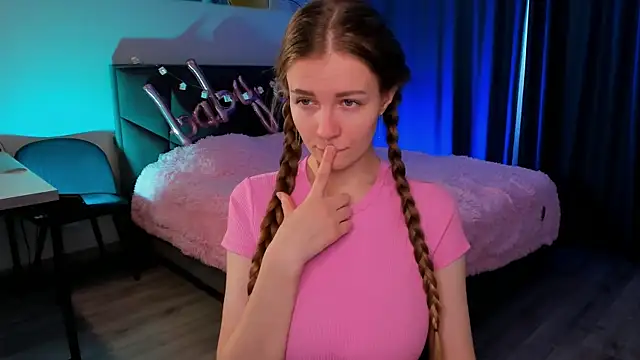 Snapshot of SweetMilkis chatting on 02/04/25, 09:07 SweetMilkis online show from 02/04/25, 09:07