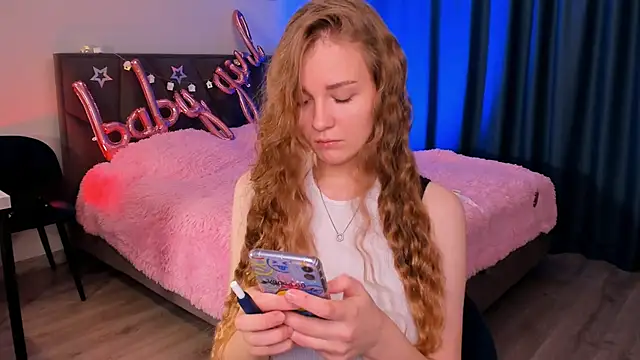 Snapshot of SweetMilkis chatting on 12/27/24, 09:17 SweetMilkis online show from 12/27/24, 09:17