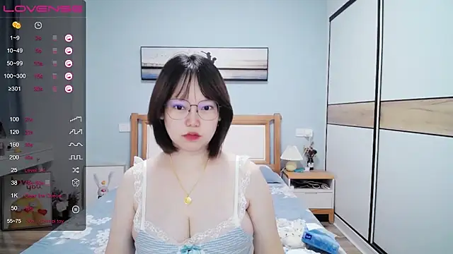 Snapshot of DianaYz chatting on 09/19/25, 12:53 DianaYz online show from 09/19/25, 12:53
