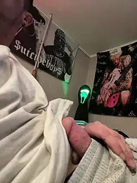 Snapshot of cumgitsumdic chatting on 02/25/26, 12:16 cumgitsumdic online show from 02/25/26, 12:16