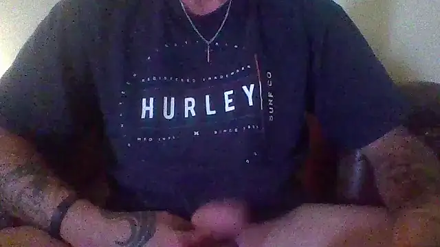 Snapshot of cumgitsumdic chatting on 12/16/25, 06:01 cumgitsumdic online show from 12/16/25, 06:01