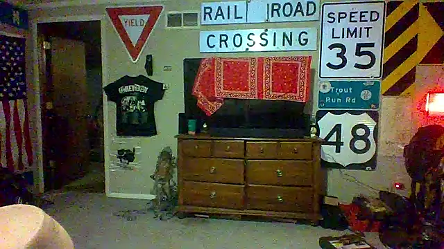 Snapshot of cumgitsumdic chatting on 01/07/26, 04:06 cumgitsumdic online show from 01/07/26, 04:06