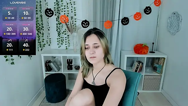 Alexa Lexi  online show from 11/01/25, 03:50