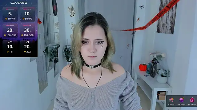 Alexa Lexi  online show from 10/29/25, 04:17