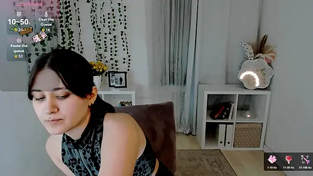 Alexa Lexi  online show from 05/13/26, 10:55