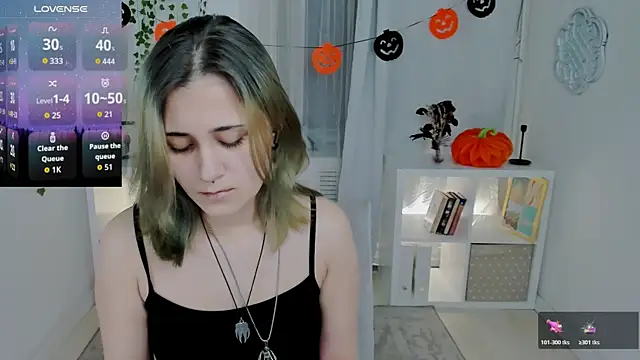 Alexa Lexi  online show from 10/25/25, 11:09