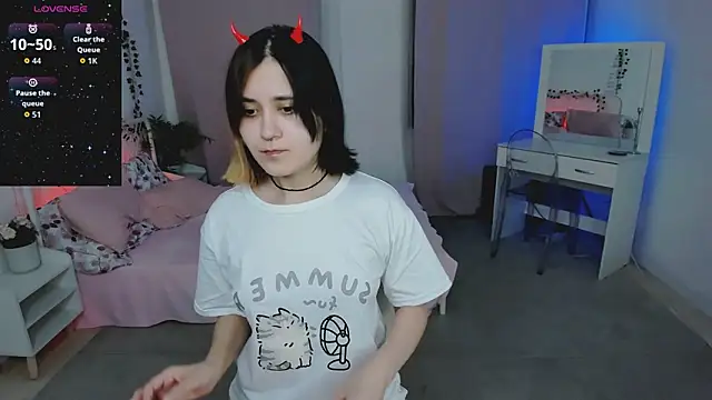Alexa Lexi  online show from 06/18/26, 11:15