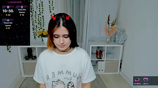 Alexa Lexi  online show from 06/19/26, 11:05
