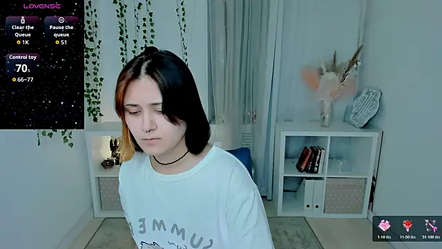 Alexa Lexi  online show from 06/30/26, 10:48