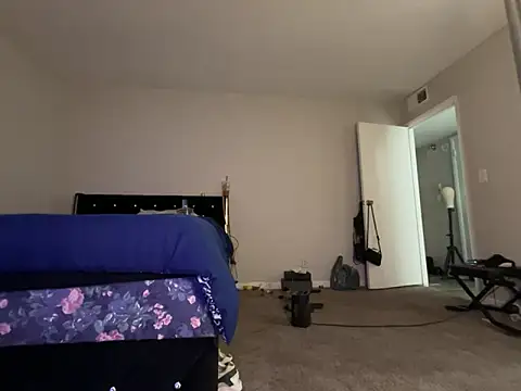 Snapshot of ChocolateTingz chatting on 02/18/25, 01:32 ChocolateTingz online show from 02/18/25, 01:32