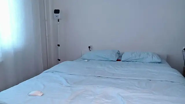 Snapshot of Milky___Way chatting on 02/28/25, 01:03 Milky Way online show from 02/28/25, 01:03