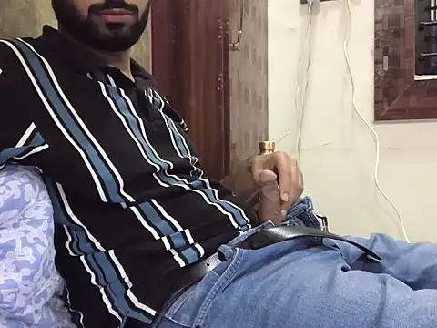 Snapshot of brownie_cake_cb chatting on 11/08/25, 05:27 brownie cake cb online show from 11/08/25, 05:27