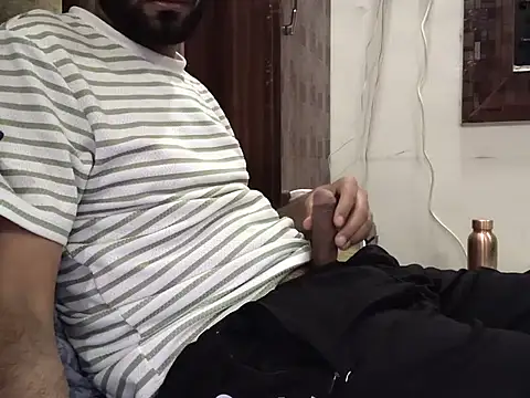 Snapshot of brownie_cake_cb chatting on 11/16/25, 04:01 brownie cake cb online show from 11/16/25, 04:01