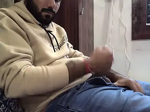 Snapshot of brownie_cake_cb chatting on 10/31/25, 08:55 brownie cake cb online show from 10/31/25, 08:55