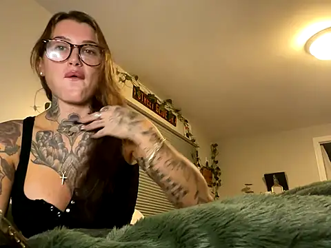 lexymarie online show from 10/28/25, 01:28
