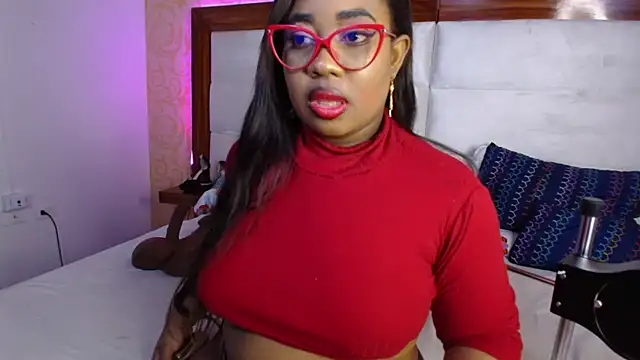Snapshot of CaseyMoon chatting on 03/19/25, 12:34 CaseyMoon online show from 03/19/25, 12:34