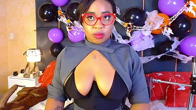 CaseyMoon online show from 10/25/25, 12:50