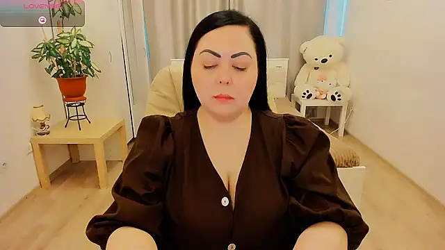 Nina Hopper online show from 04/06/26, 01:23