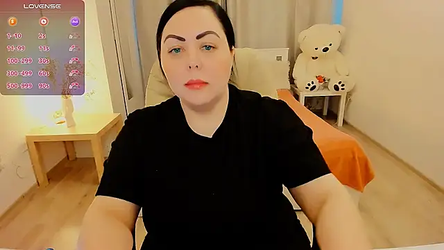 Nina Hopper online show from 01/13/26, 12:42