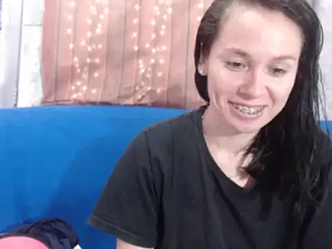 Venusluxodomme online show from 03/26/26, 03:43