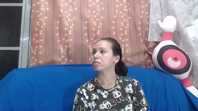 Venusluxodomme online show from 02/15/26, 02:23