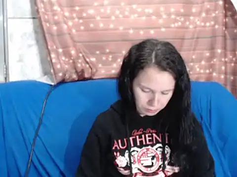 Venusluxodomme online show from 11/11/25, 02:39