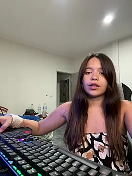 Snapshot of kiarafonseca_ chatting on 12/23/24, 04:01 kiarafonseca  online show from 12/23/24, 04:01
