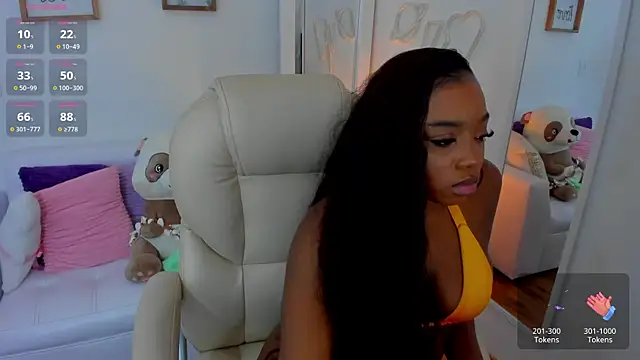 Snapshot of zobe_love chatting on 03/08/25, 03:17 zobe love online show from 03/08/25, 03:17