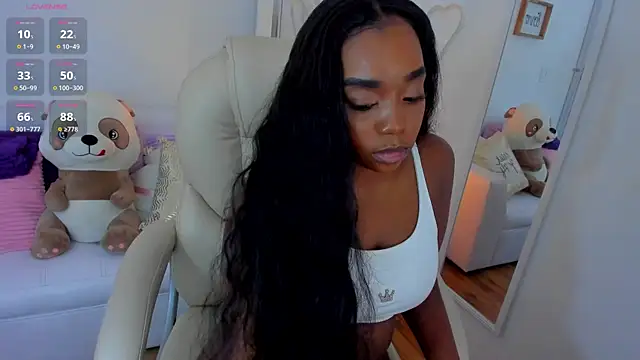 Snapshot of zobe_love chatting on 03/19/25, 07:17 zobe love online show from 03/19/25, 07:17