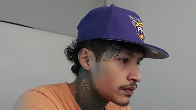 Snapshot of trieone chatting on 02/14/25, 05:09 trieone online show from 02/14/25, 05:09