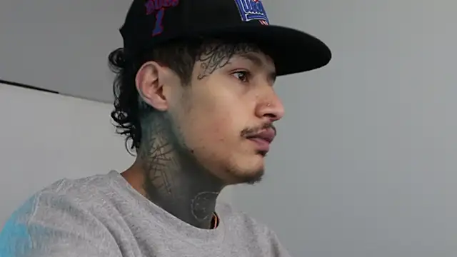 Snapshot of trieone chatting on 02/12/25, 04:23 trieone online show from 02/12/25, 04:23