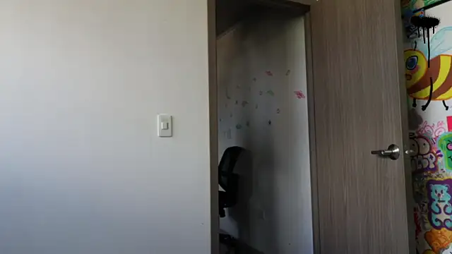 Snapshot of trieone chatting on 09/26/25, 09:43 trieone online show from 09/26/25, 09:43