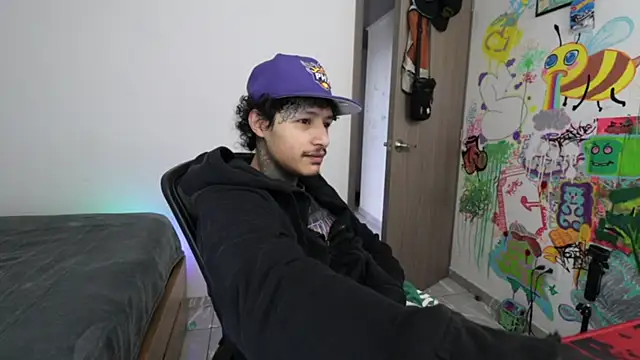 trieone online show from 02/13/26, 01:44