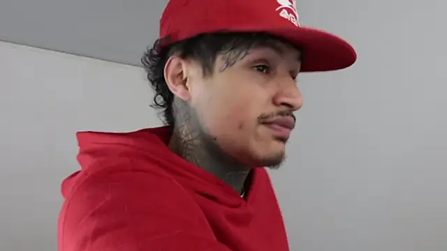 Snapshot of trieone chatting on 02/07/25, 08:01 trieone online show from 02/07/25, 08:01