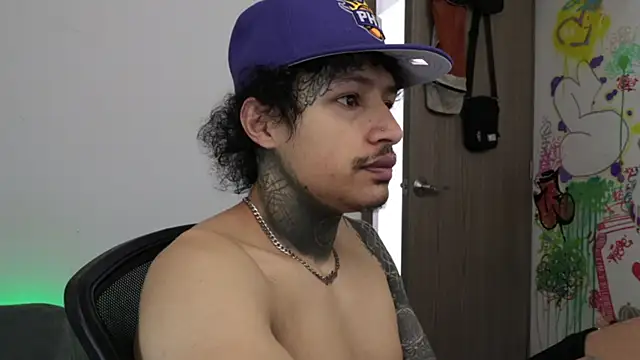 trieone online show from 02/05/26, 02:13