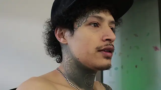 Snapshot of trieone chatting on 12/14/25, 08:14 trieone online show from 12/14/25, 08:14