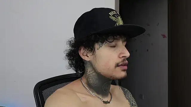 trieone online show from 02/27/26, 02:01