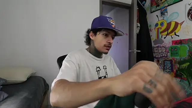 Snapshot of trieone chatting on 09/11/25, 02:17 trieone online show from 09/11/25, 02:17