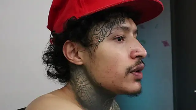 Snapshot of trieone chatting on 10/03/25, 12:47 trieone online show from 10/03/25, 12:47