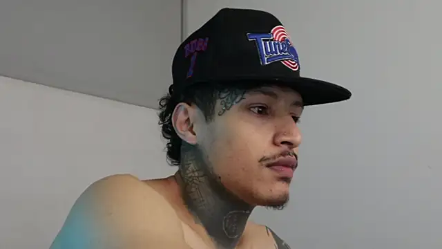 Snapshot of trieone chatting on 02/04/25, 05:21 trieone online show from 02/04/25, 05:21