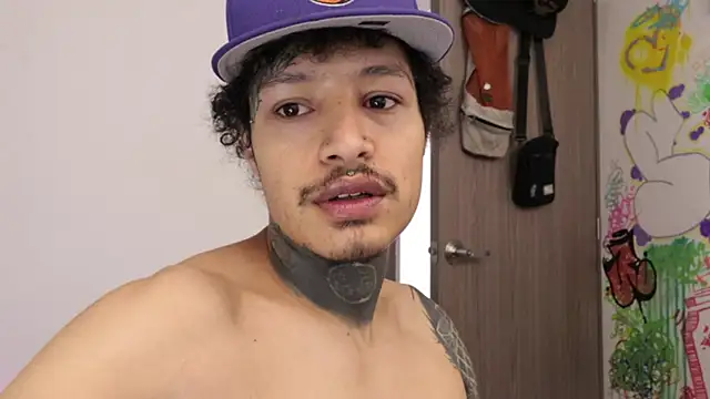 trieone online show from 02/15/26, 02:05