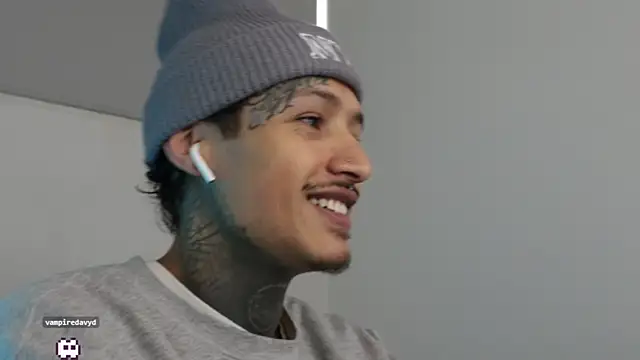 Snapshot of trieone chatting on 01/29/25, 06:50 trieone online show from 01/29/25, 06:50