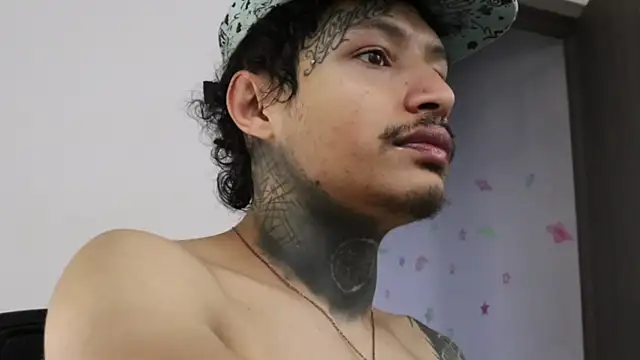 Snapshot of trieone chatting on 11/02/25, 10:37 trieone online show from 11/02/25, 10:37