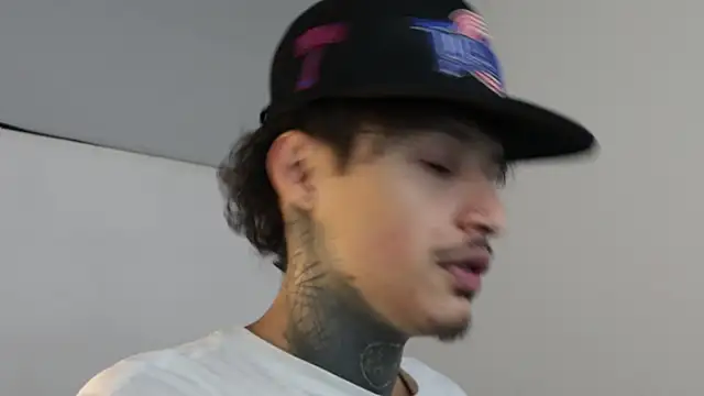 Snapshot of trieone chatting on 03/04/25, 04:27 trieone online show from 03/04/25, 04:27