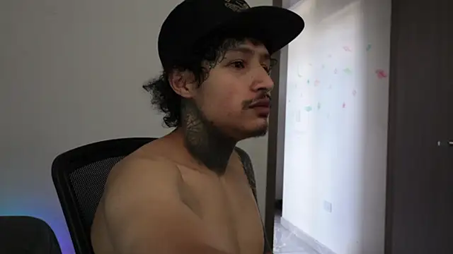 trieone online show from 02/09/26, 04:05