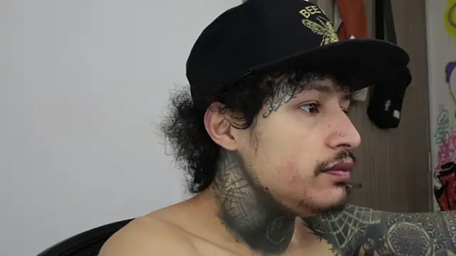 trieone online show from 02/28/26, 02:17