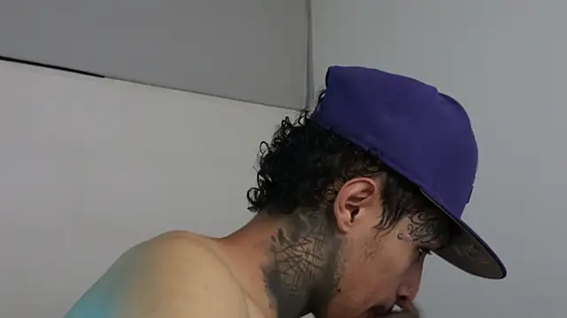 Snapshot of trieone chatting on 02/27/25, 03:51 trieone online show from 02/27/25, 03:51