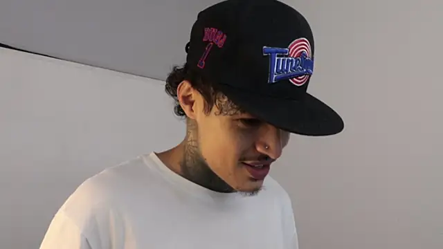 Snapshot of trieone chatting on 03/04/25, 07:30 trieone online show from 03/04/25, 07:30